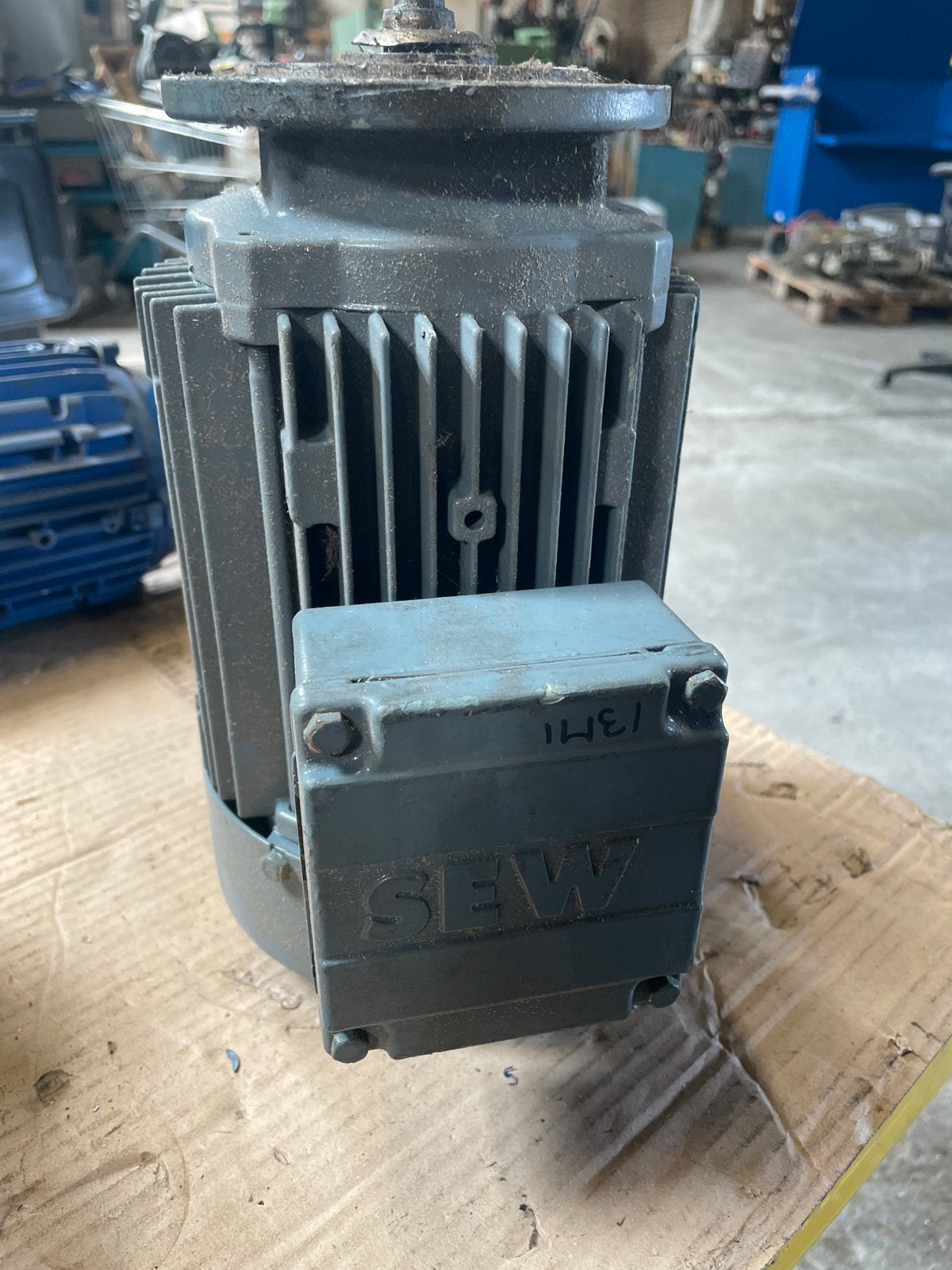 SEW Elektromotor K37 DT80N4 - 0.75 kW, Doe-het-zelf en Verbouw, Motoren, Ophalen, Gebruikt, Elektromotor, Minder dan 1400 rpm