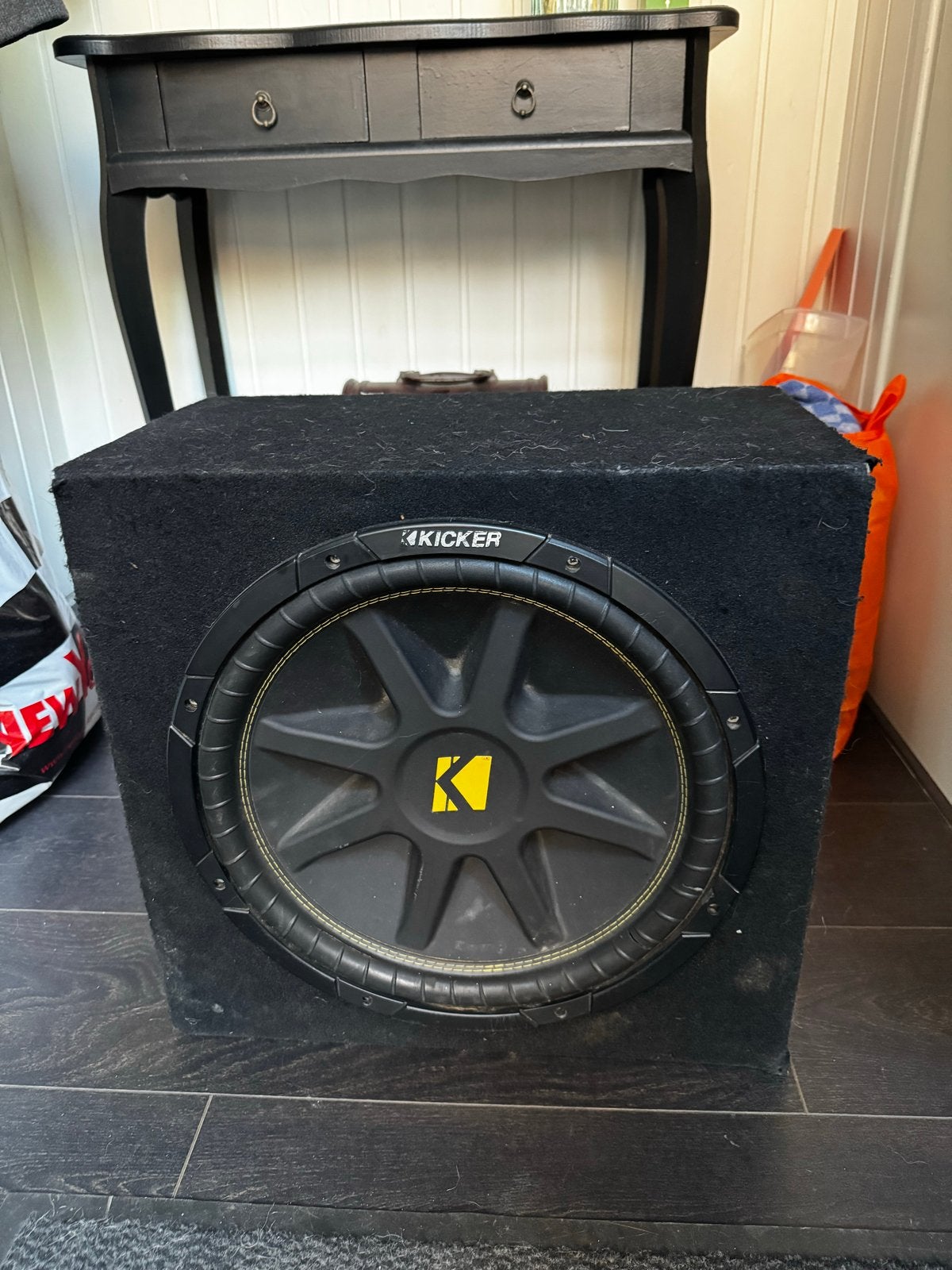 Kicker subwoofer in kist, Ophalen, Gebruikt