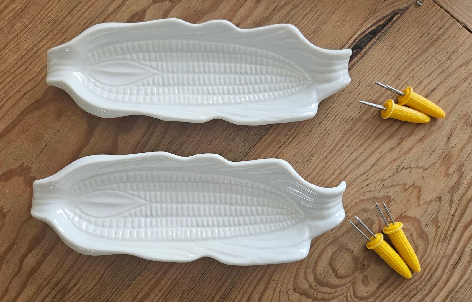 2 porseleinen maïskolf schaaltjes 24,5cm, Huis en Inrichting, Overige typen, Ophalen of Verzenden, Zo goed als nieuw, Wit