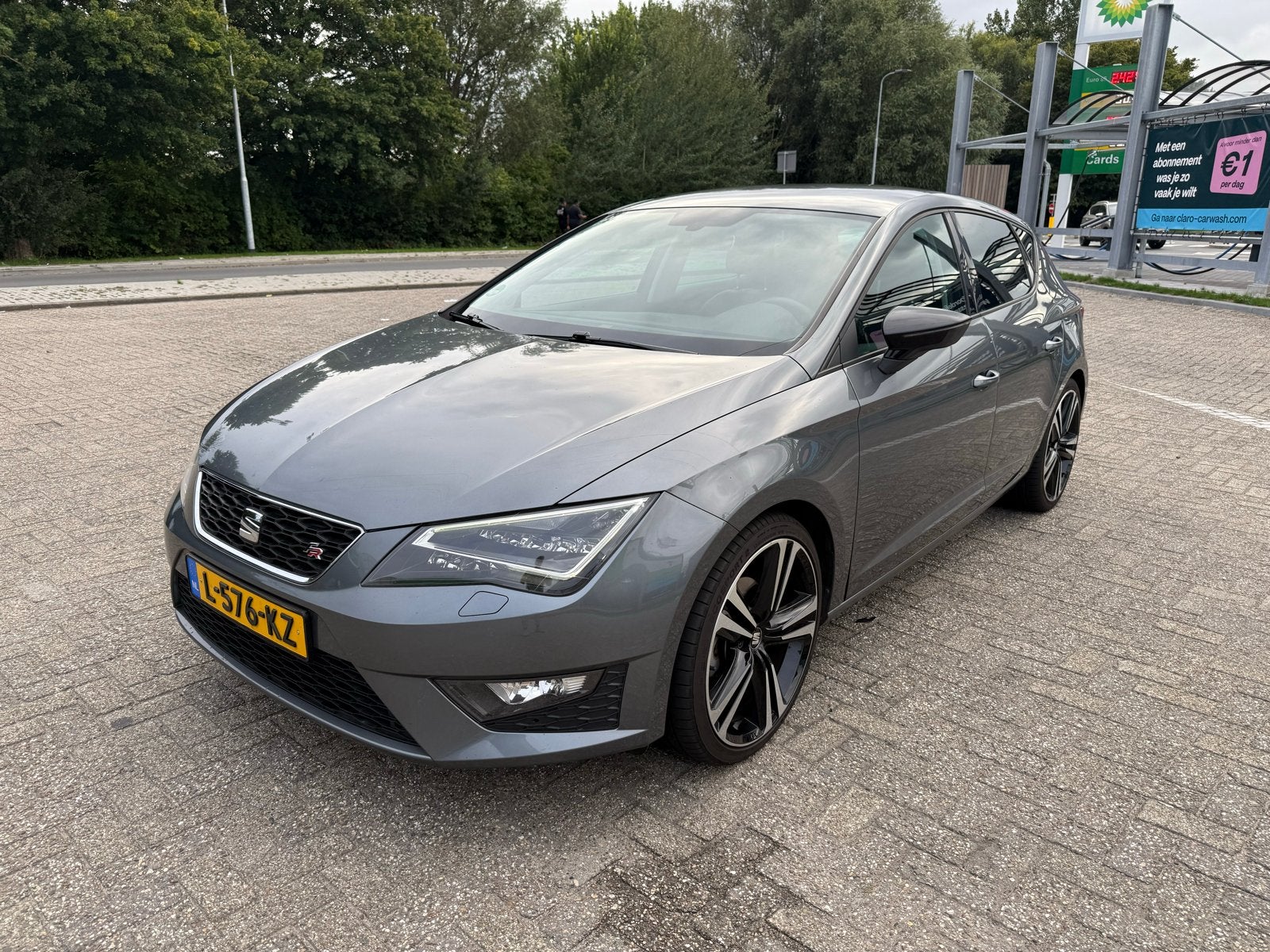 SEAT Leon 1.4 TSI FR Business | 19”  | CarPlay, Auto's, Voorwielaandrijving, 125 pk, Zwart, 4 cilinders