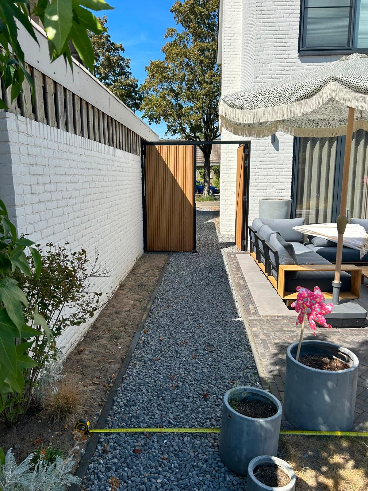 GRATIS - Antraciet split met grindroosters, Tuin en Terras, Grind, Keien en Split, Ophalen, Gebruikt, Basalt, Overige typen
