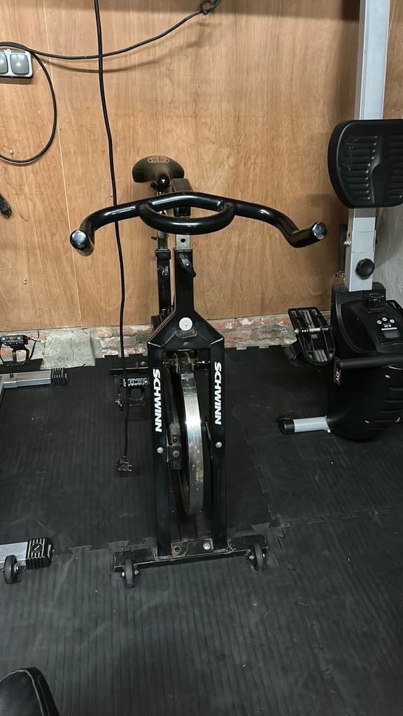 Spinfiets, Sport en Fitness, Ophalen of Verzenden, Zo goed als nieuw, Metaal, Spinningfiets