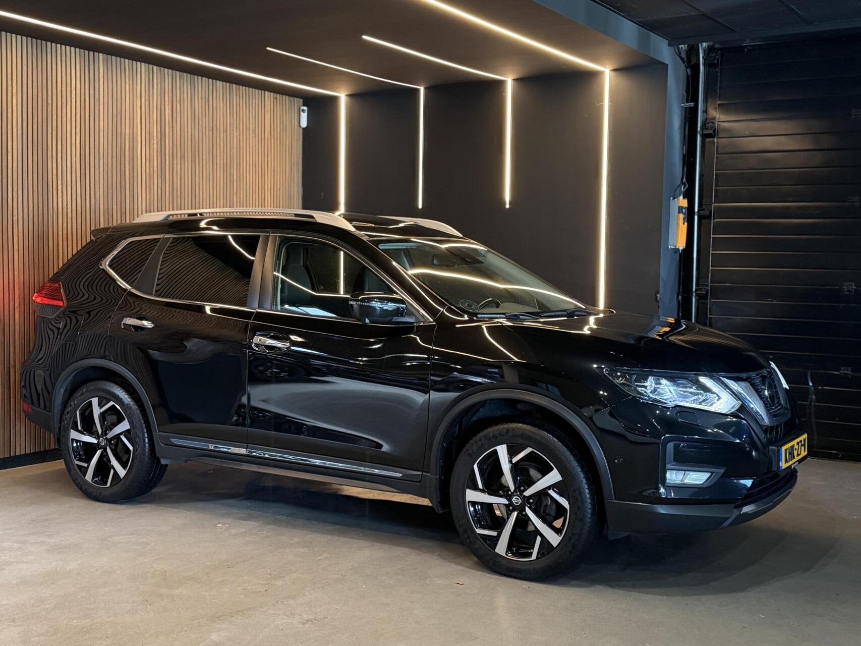Foto 25 van Nissan X-Trail 1.3 DIG-T N-Tec PANO,TREKH,19''BOSEElecStoel