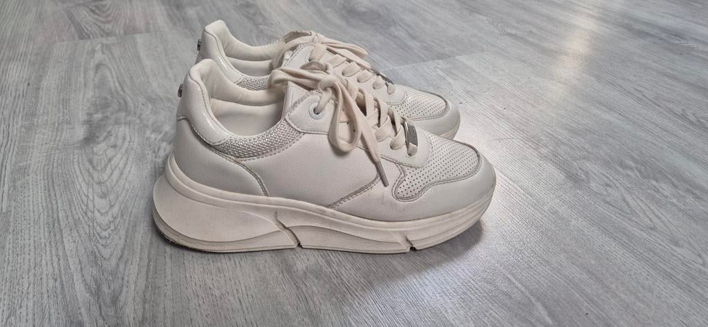 Hele mooie schoenen van Hush Puppies, Wit, Ophalen of Verzenden, Hush Puppies, Sneakers of Gympen