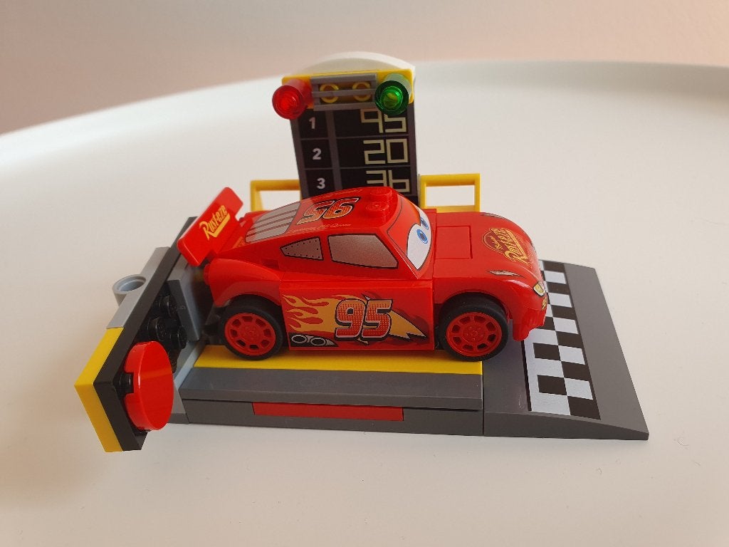 LEGO Juniors Lightning McQueen Race Set (10730), Ophalen, Lego, Zo goed als nieuw, Compleet