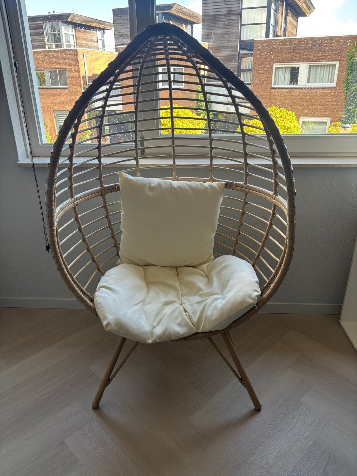 Rotan Egg Stoel van Xenos met Kussens, Huis en Inrichting, Ophalen, Gebruikt, Bruin, Riet of Rotan