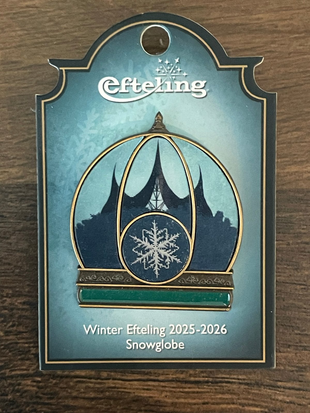 Efteling Winter 2025-2026 Snowglobe Pin, Verzamelen, Ophalen of Verzenden, Nieuw, Button of Speldje
