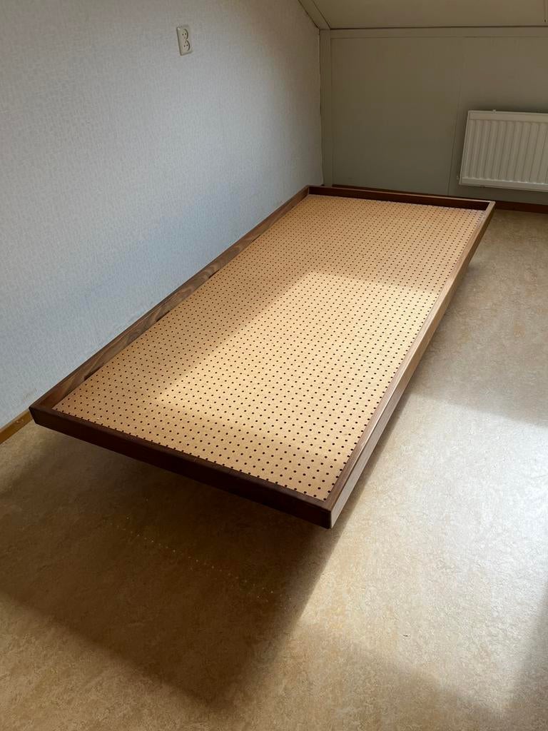 Eenpersoons bed 90cm x 190cm met 2 laden., Ophalen, Gebruikt, 90 cm, Eenpersoons