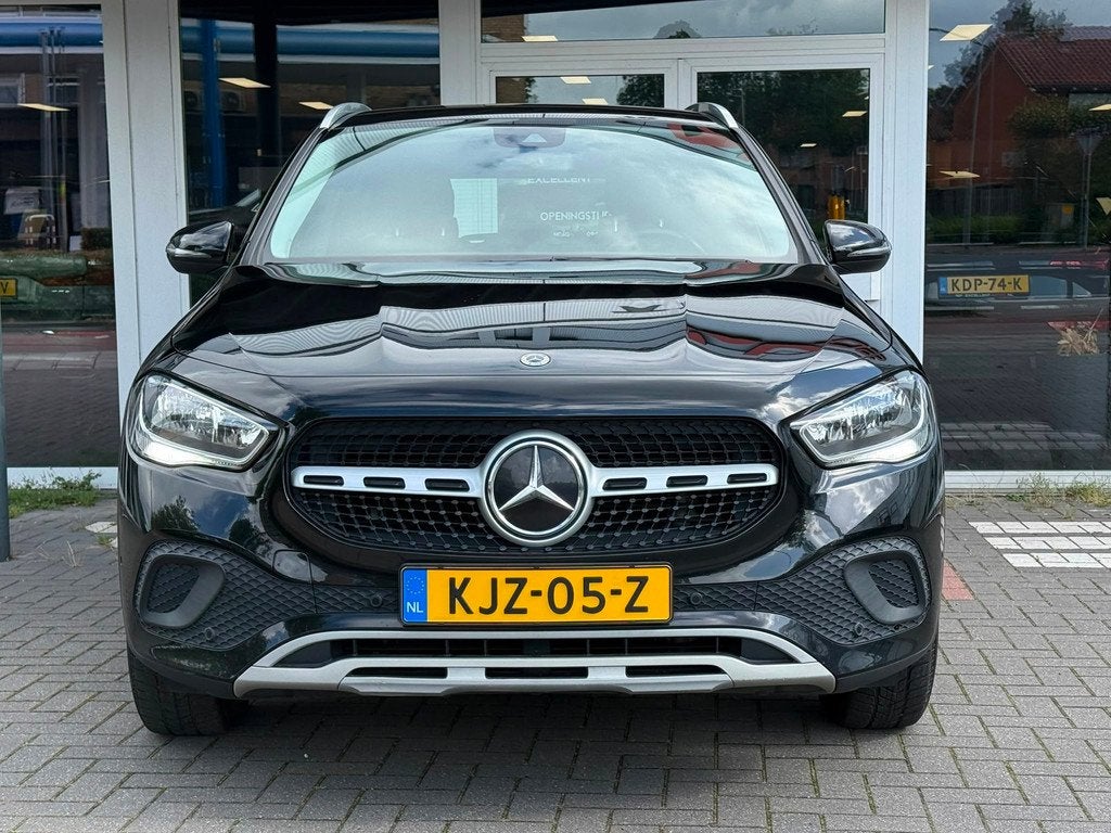 Mercedes-Benz GLA-klasse 180 Business Solution, Auto's, Mercedes-Benz, Gebruikt, Zwart, 4 cilinders, Zwart