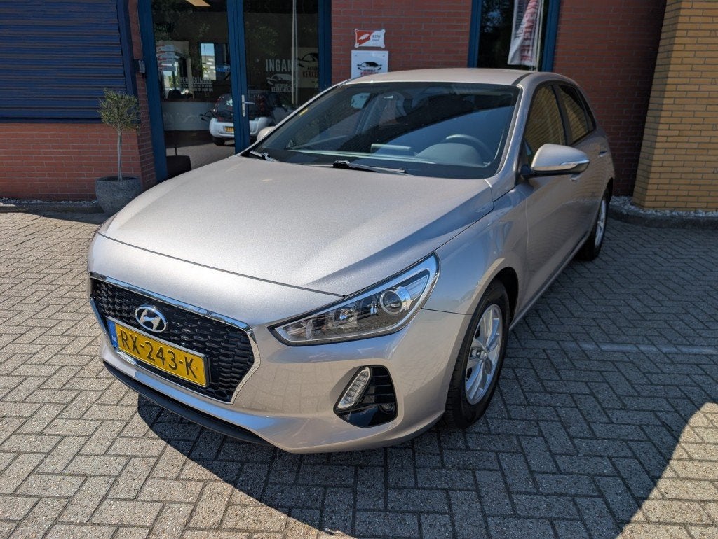 Hyundai I30 1.0 T-GDI COMFORT, Trekhaak,Cruise,PDC,Navi,Came, Voorwielaandrijving, Euro 6, Wit, Origineel Nederlands