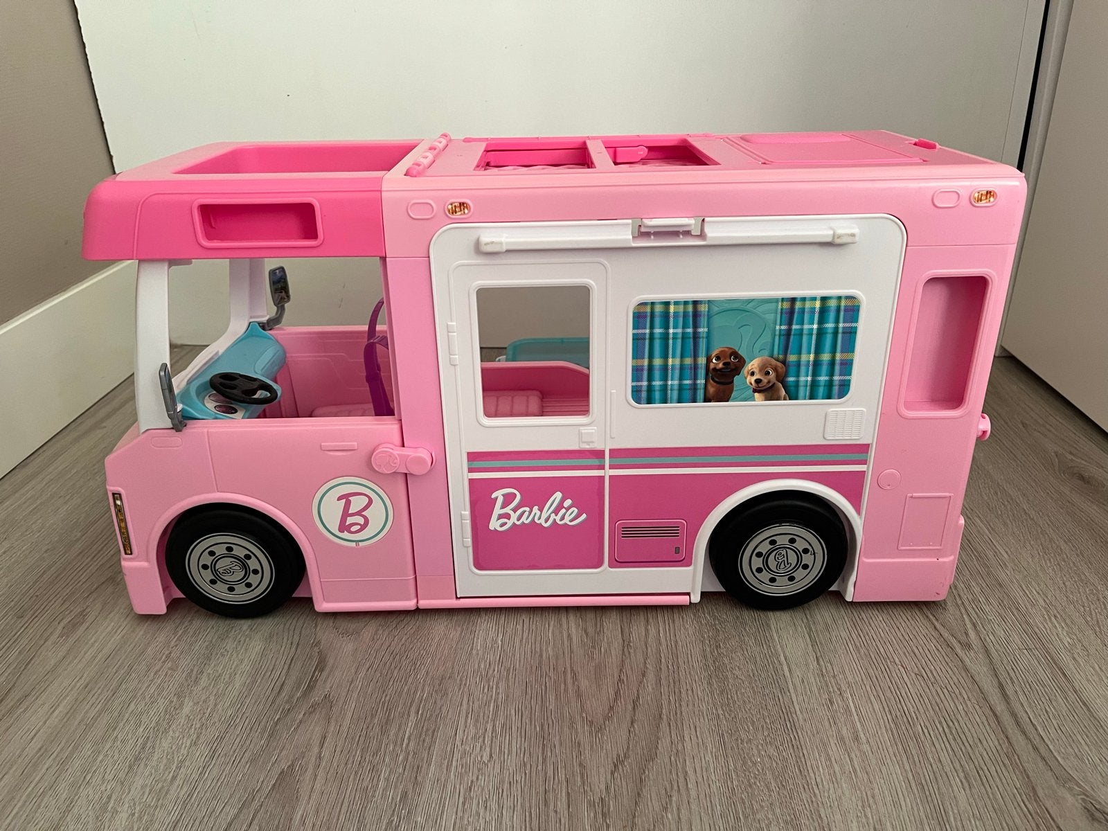Barbie Camper met veel accessoires, Ophalen, Zo goed als nieuw