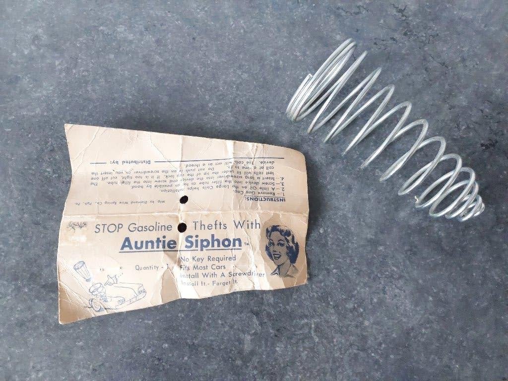 Auntie Siphon Oldtimer Accessoire Benzine Diefstal BMW Fiat, Verzenden