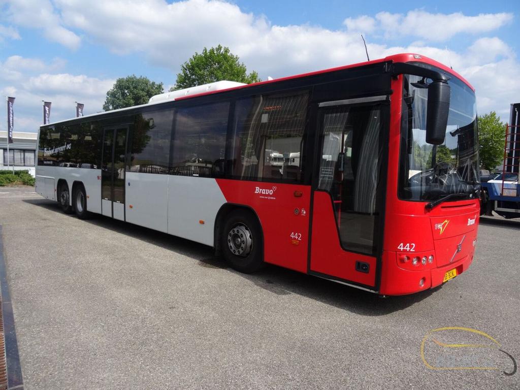 Volvo 8700 LE, B12B 54 Seats, Auto's, Automaat, Climate control, Wit, Bedrijf