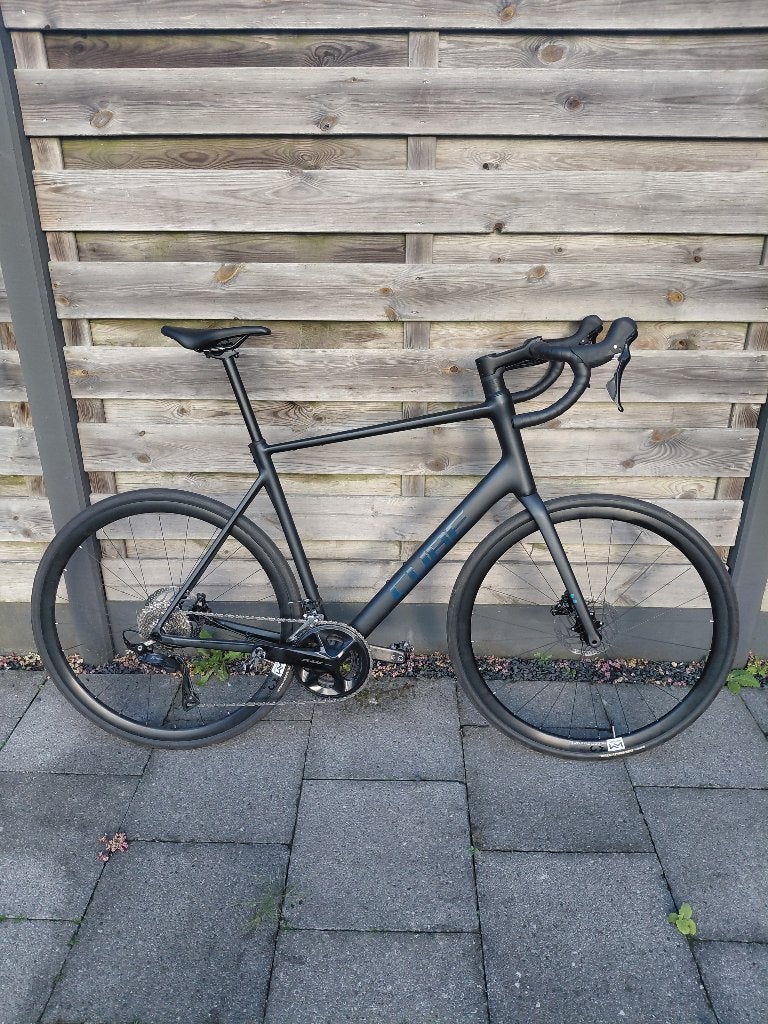 Cube Attain Maat 62 (2026)  Shimano 105 Disc, 28 inch, 10 tot 15 versnellingen, Heren, 61 tot 65 cm