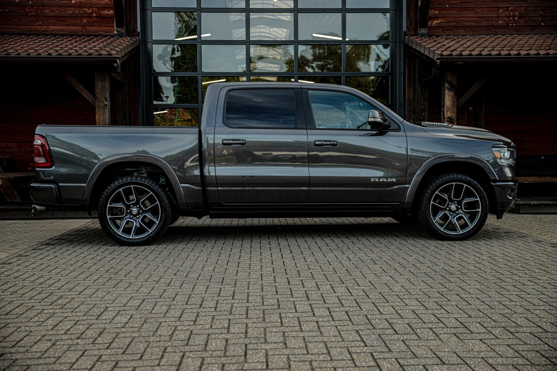 Dodge Ram 1500 5.7 V8 4x4 Crew Cab Laramie (bj 2019), Auto's, Automaat, Gebruikt, 5654 cc, 402 pk