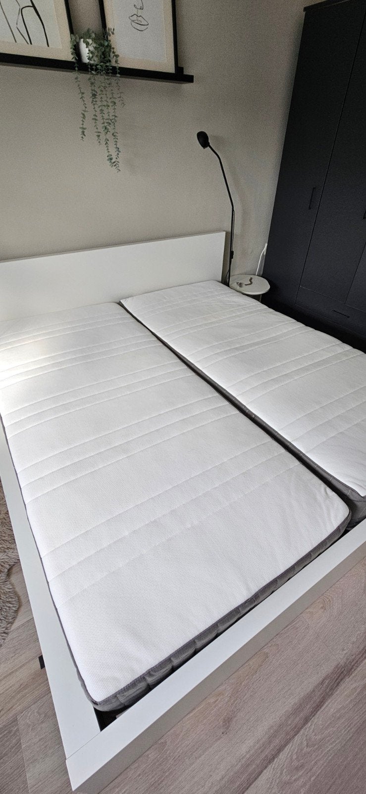 IKEA MALM bed 180x200 wit + 2 HÖVÅG matrassen en lattenbodem, Ophalen, Gebruikt, Tweepersoons, Bedbodem