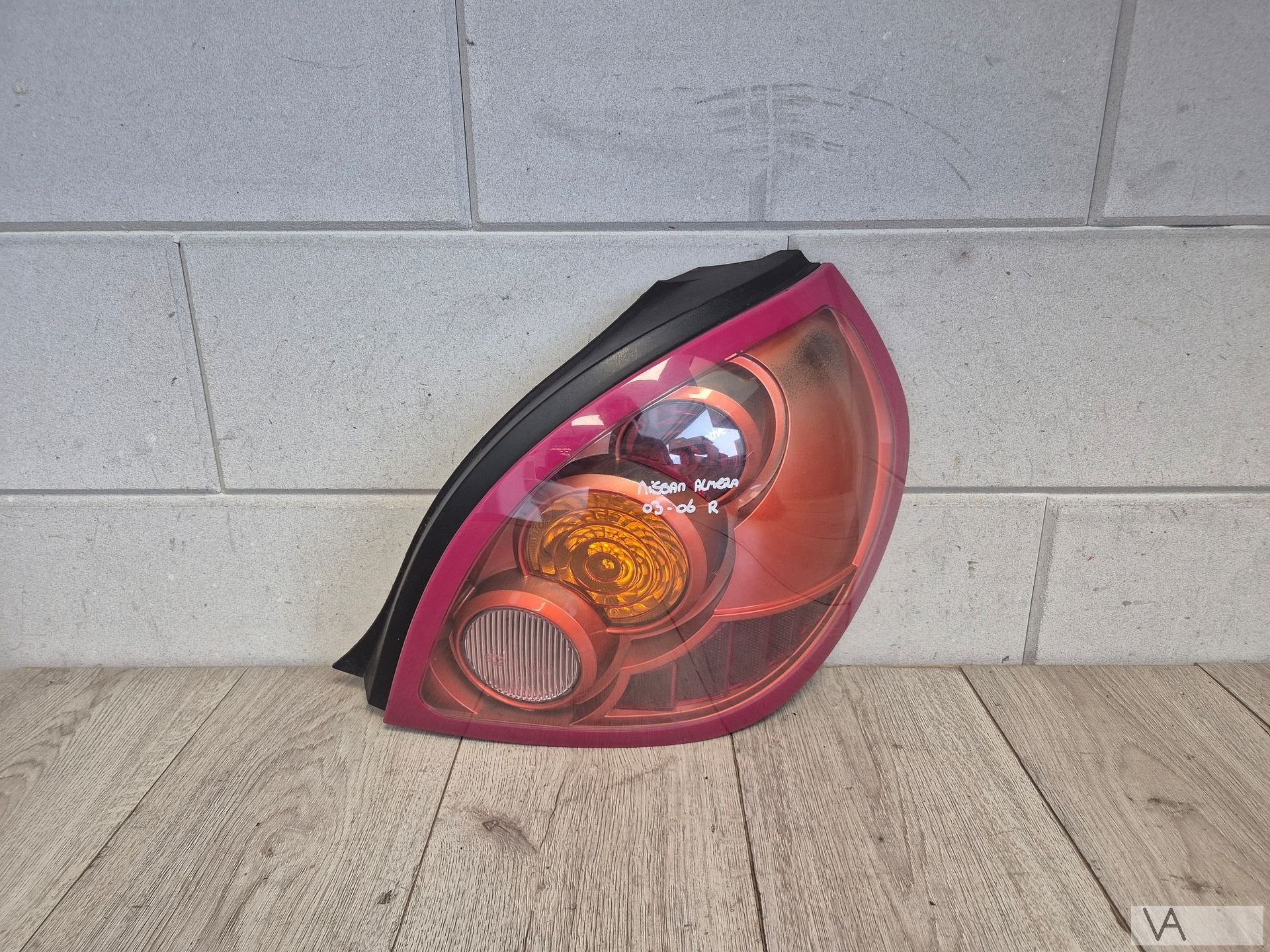 Achterlicht rechts van Nissan Almera hatchback 2003 tot 2006, Auto-onderdelen, Gebruikt, -, -, Ophalen of Verzenden