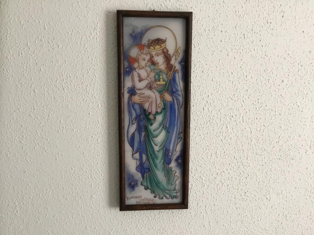 Maria met kind op glas drie delen van Piet Koppens, Antiek en Kunst, Ophalen
