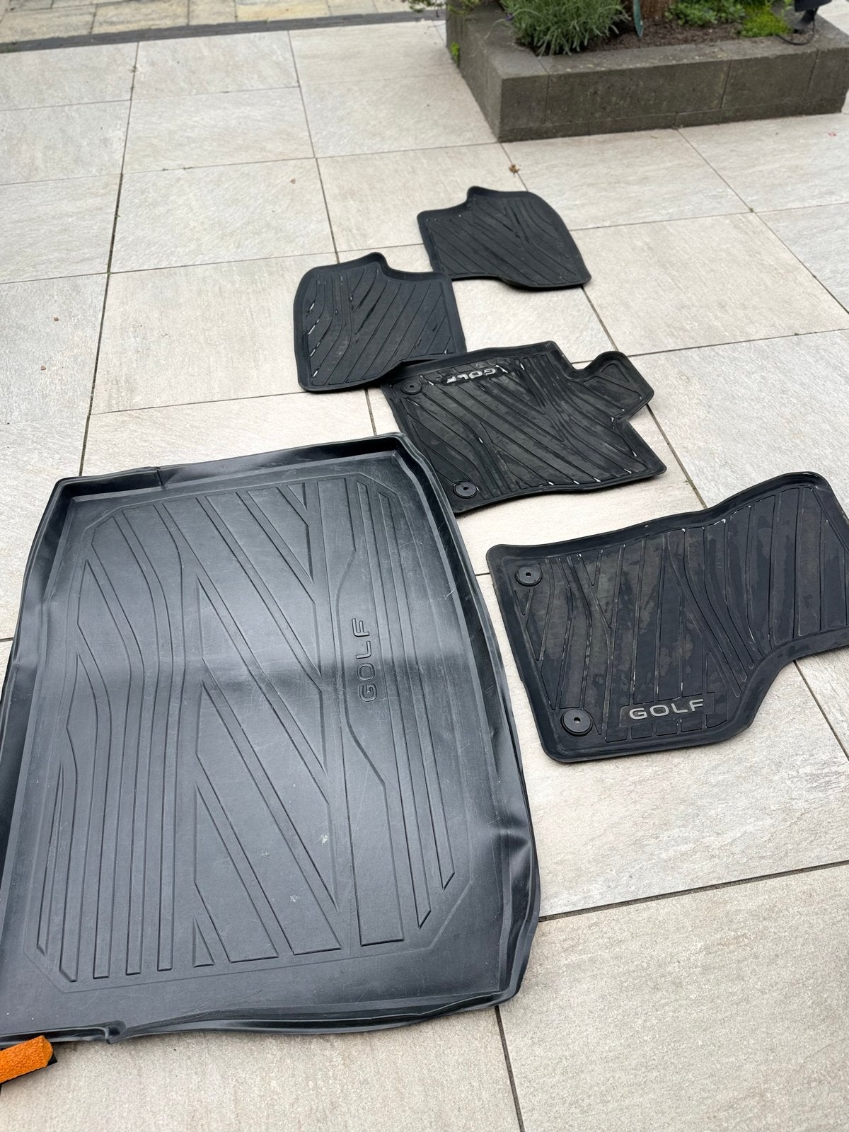 Rubberen Mattenset en Kofferbakmat voor VW Golf 8 2022, Auto diversen, Automatten, Ophalen, Gebruikt