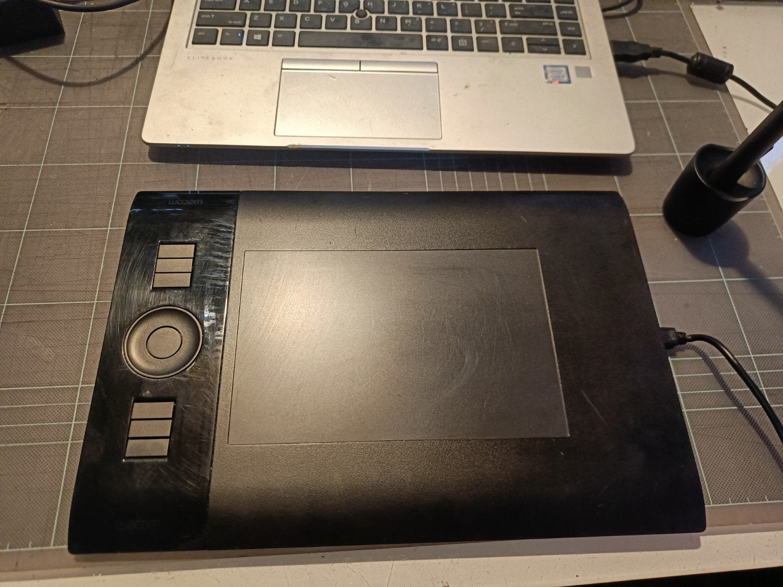 Wacom Intuos4 PTK-440 tekentablet met pen en accessoires, Computers en Software, Gebruikt, Multi-touch, Ophalen of Verzenden, Wacom