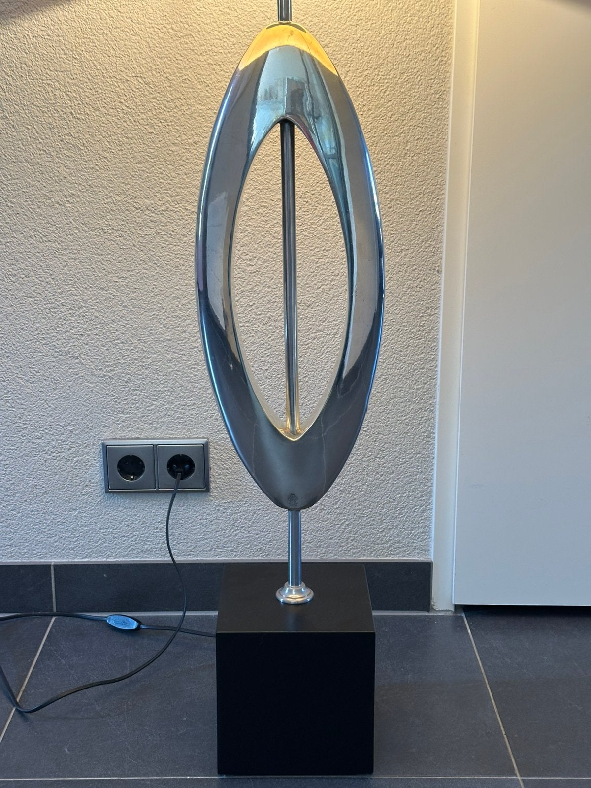 Sculpted Manhattan Large tafellamp, Antiek en Kunst, Ophalen, Zilver, Gemerkt, 116 cm