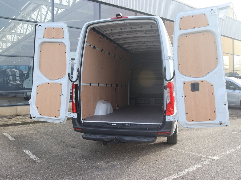 Mercedes-Benz eSprinter 414 L3H2 Pro | 113 kWh/AIRCO/CAMERA/, Auto's, Bestelauto's, Automaat, Gebruikt, Zwart, Stoelverwarming