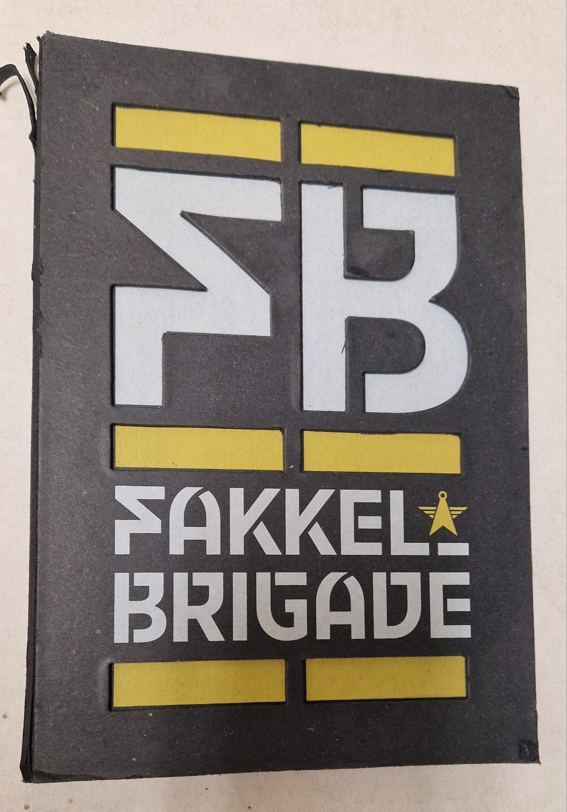 Album FakkelBrigade - Colucci Era limited, deluxe edition, Cd's en Dvd's, Cd's | Nederlandstalig, Ophalen of Verzenden, Gebruikt