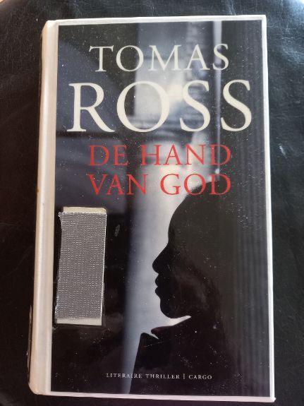Tomas Ross - de hand van God, Ophalen of Verzenden, Zo goed als nieuw