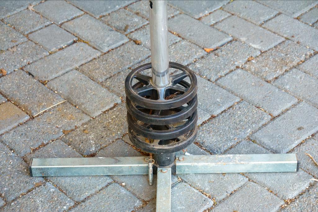 Ultimate Speed Tyre Stand - Bandenhouder, Ophalen, Gebruikt
