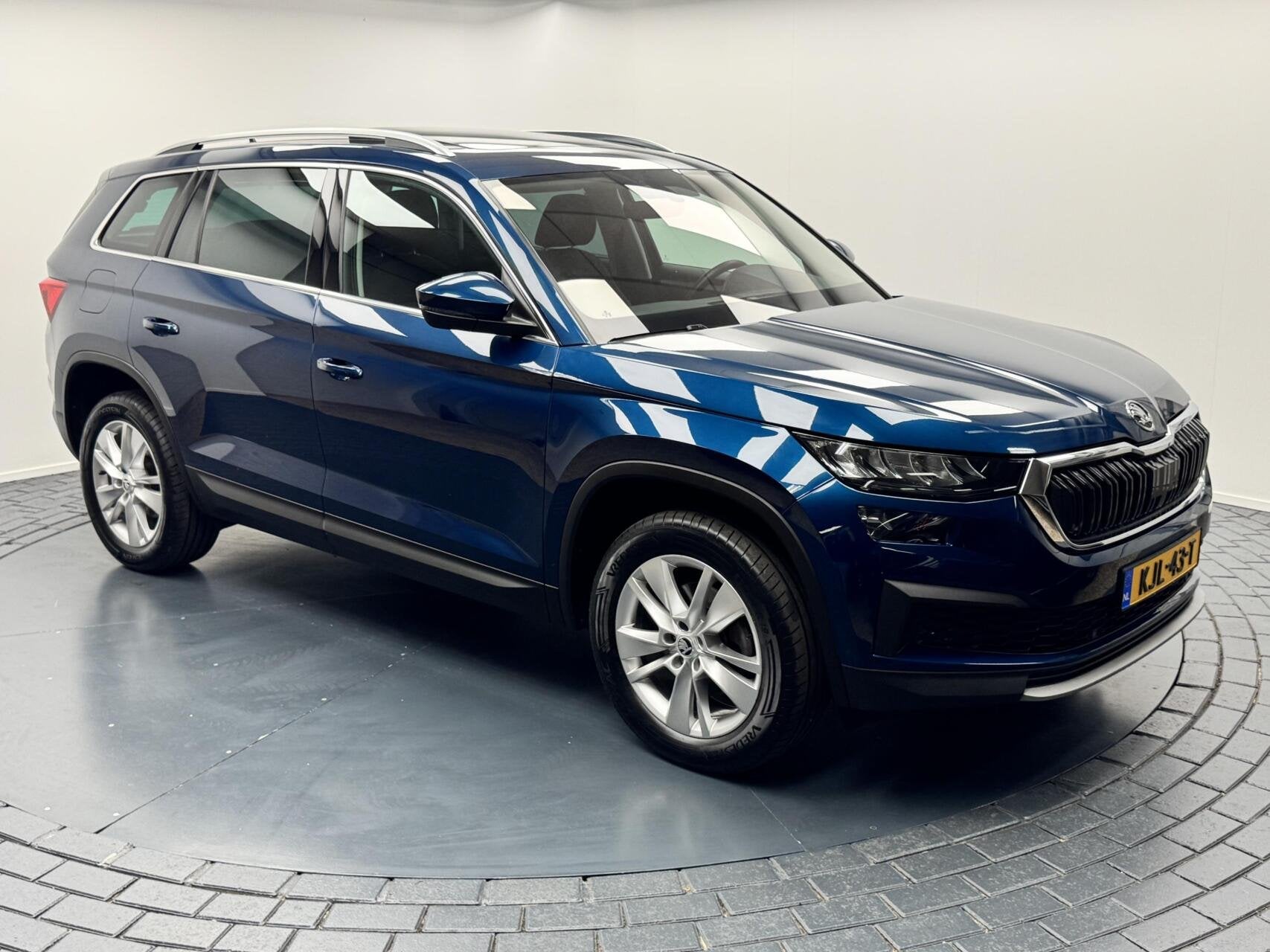 Skoda Kodiaq 1.5 TSi DSG Business Edition 7p Navigatie-Cr.co, Auto's, Stof, 4 cilinders, Blauw, 7 stoelen