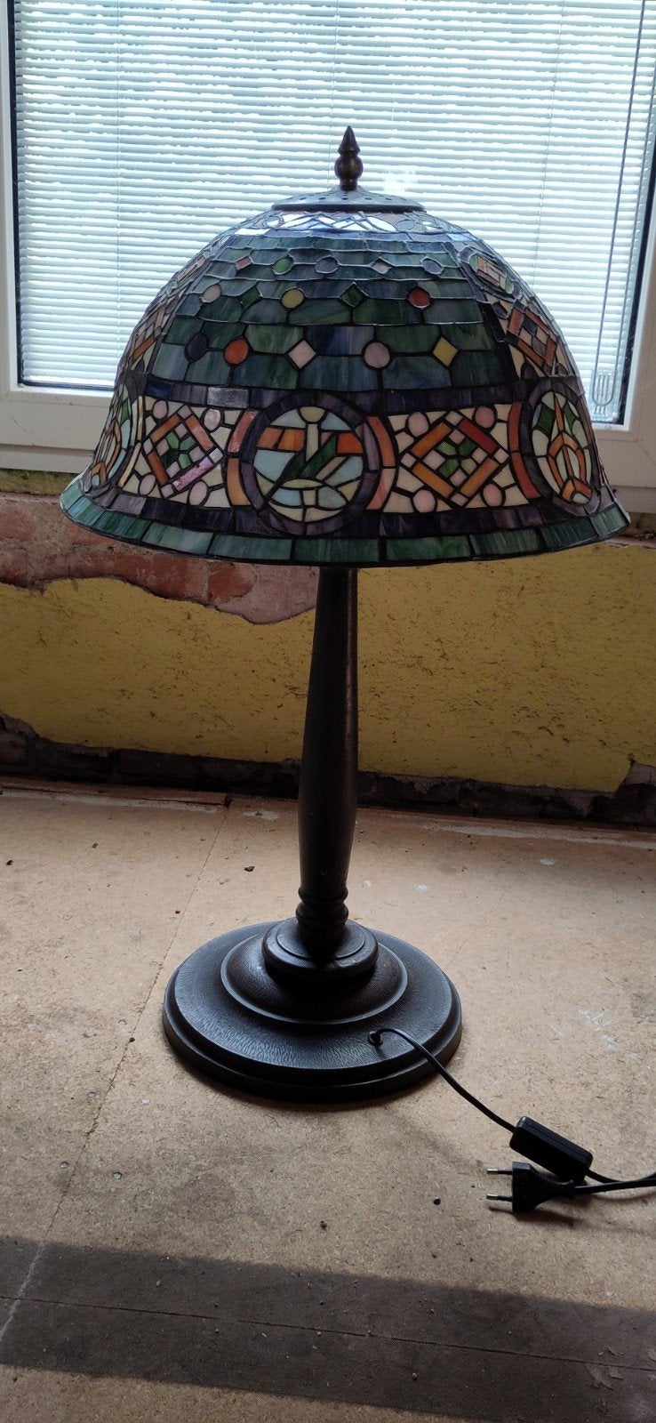 Tiffany-stijl tafellamp, Ophalen