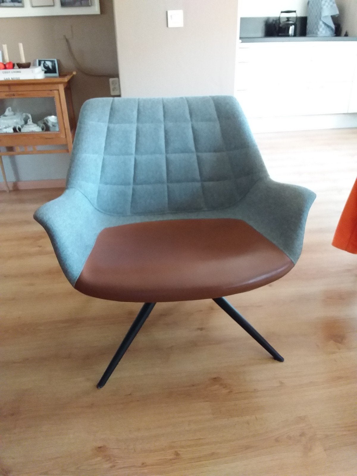 fauteuil draaibaar, Ophalen, Zo goed als nieuw, Leer, Eén