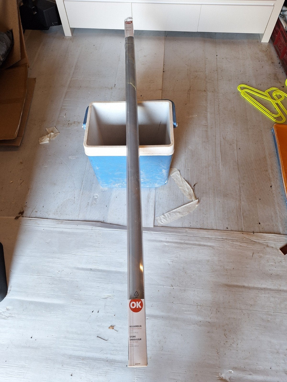 nieuw grijs verduisterend rolgordijn., Ophalen, Rolgordijn, Verduisterend, Rolgordijn