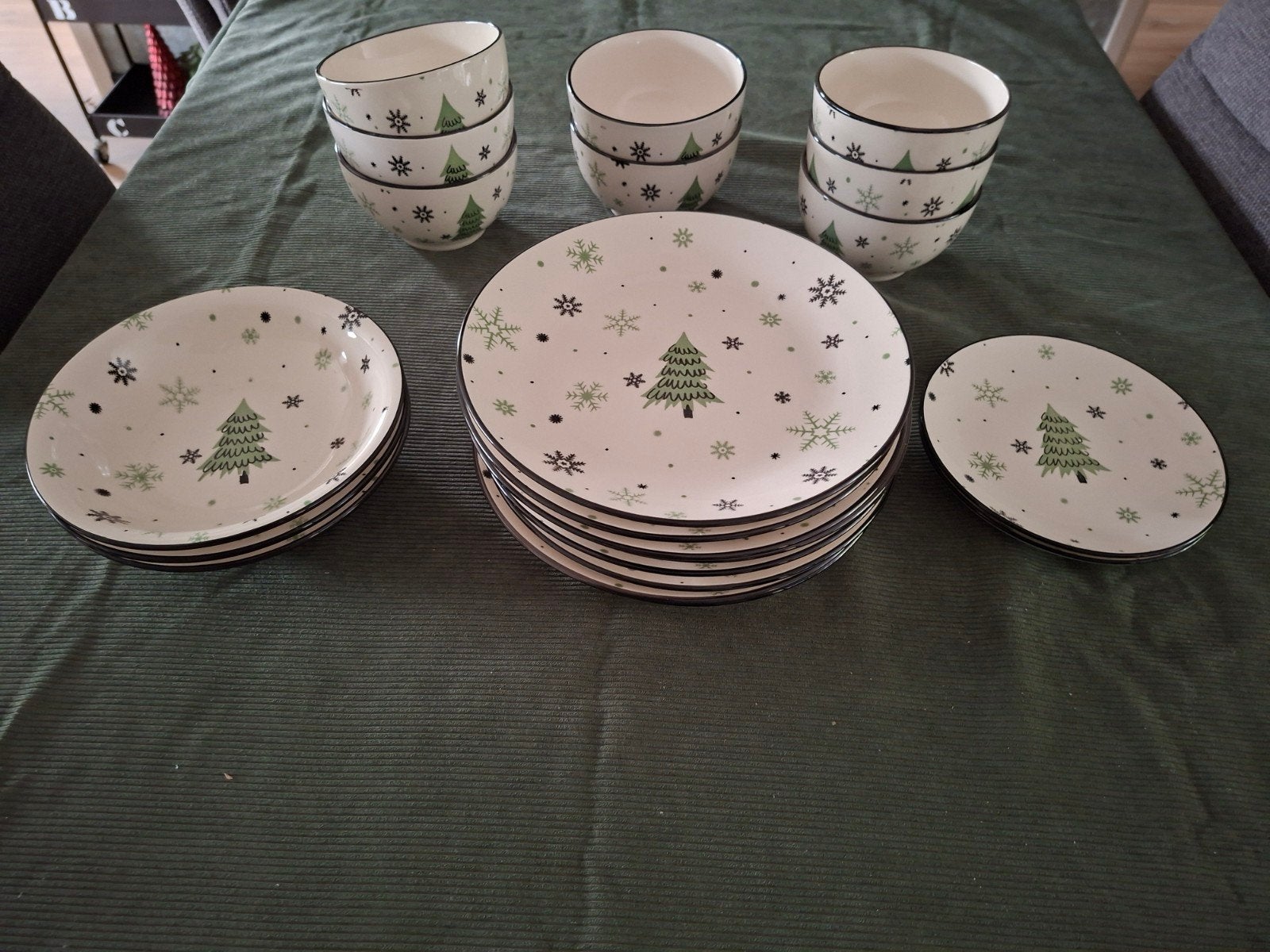 Kerstservies, Diversen, Ophalen, Zo goed als nieuw