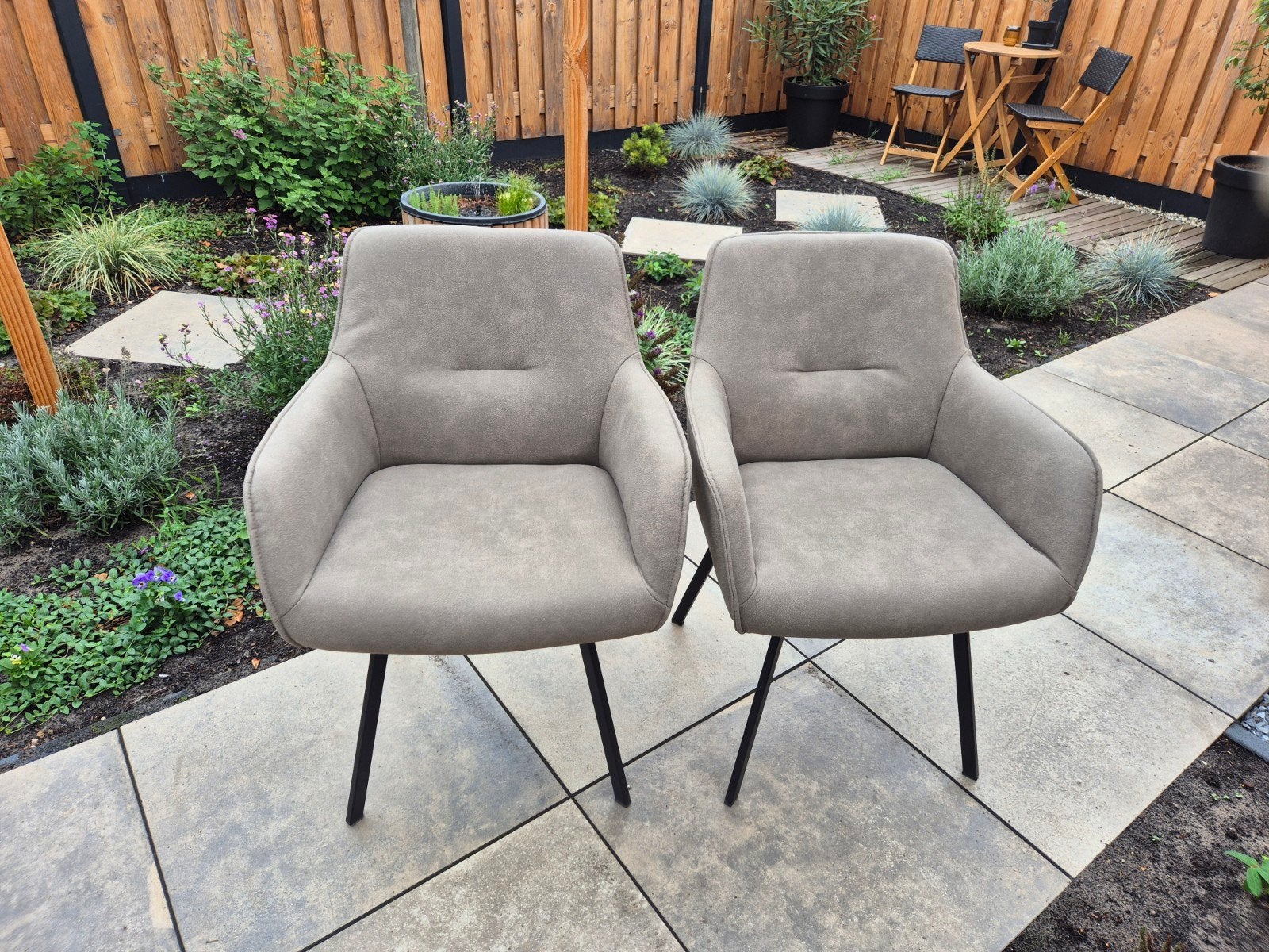 ZGAN; Twee eetkamerstoelen van Pronto., Ophalen, Twee, Overige kleuren, Zo goed als nieuw