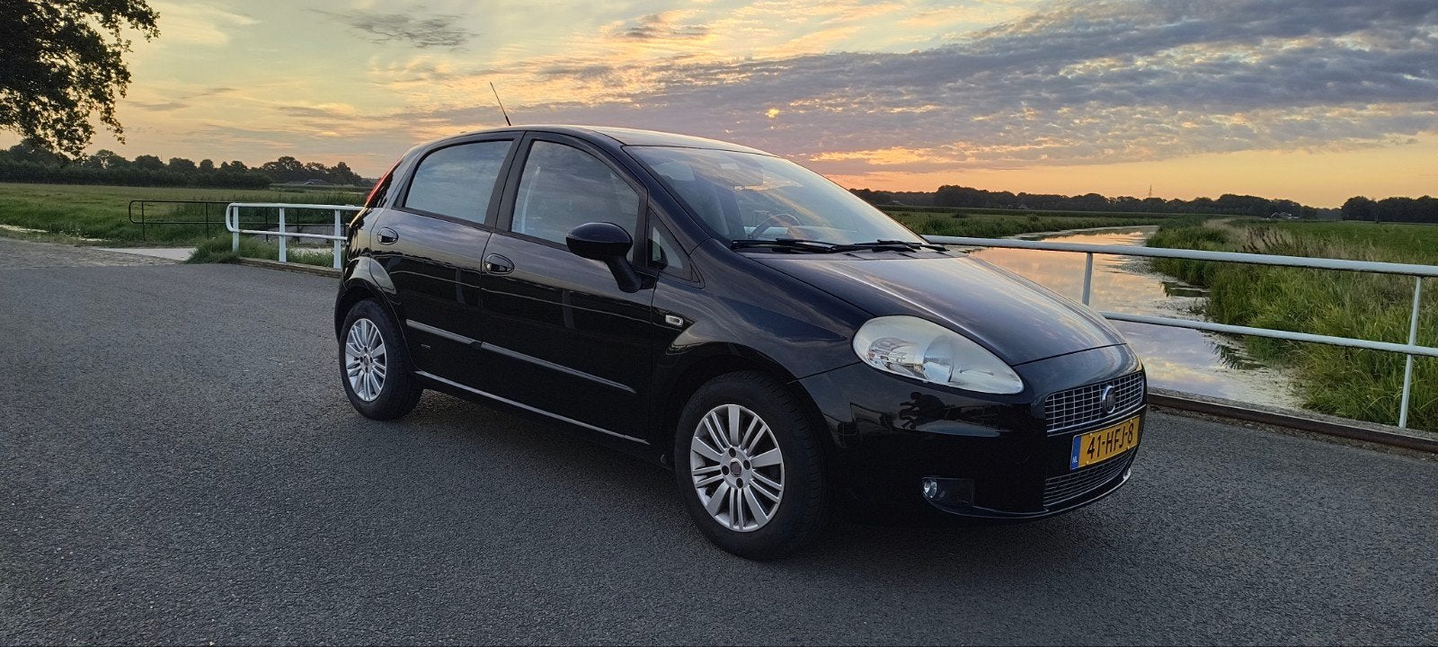 Fiat Grande Punto 1.4 95PK.  Met nieuwe apk | 2008 | 151.100, 95 pk, Grande Punto, Zwart, Handgeschakeld