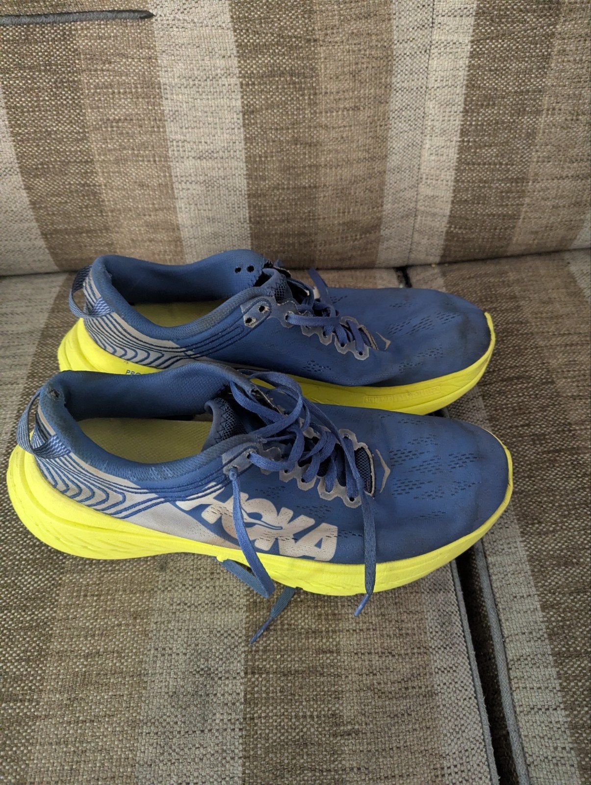 Hoka Carbon X, Ophalen of Verzenden, Hardlopen, Hardloopschoenen, Overige merken