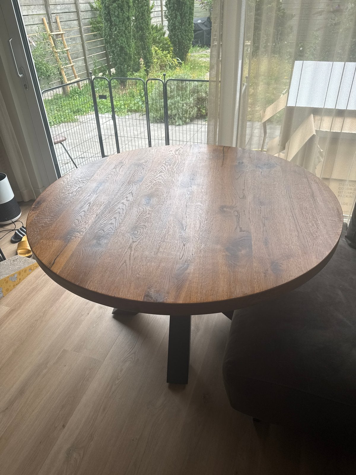 Ronde eiken eettafel met metalen spinpoot, 130cm, Huis en Inrichting, Tafels | Eettafels, Ophalen, Gebruikt, 100 tot 150 cm, Vier personen