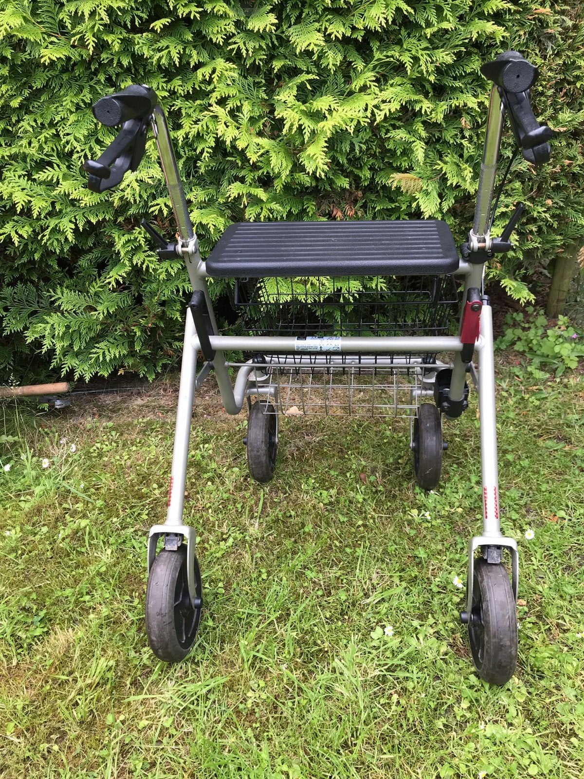 Rollator Thuasne, Ophalen