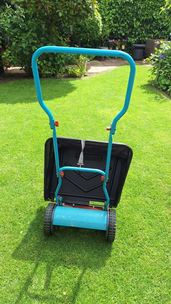Gardena grasmaaier incl. opvangbak, Tuin en Terras, Grasmaaiers, Kooimesmaaier, Ophalen, Gebruikt