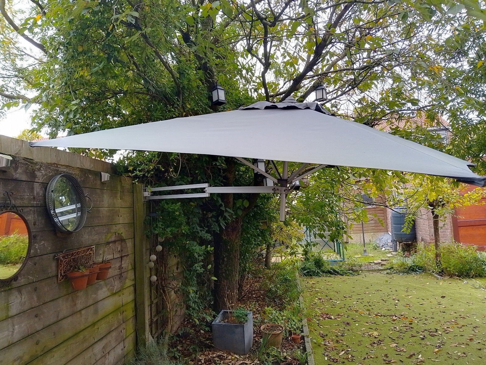 Muurparasol grijs/ parasol, Ophalen, Gebruikt, 2 tot 3 meter, Muurparasol