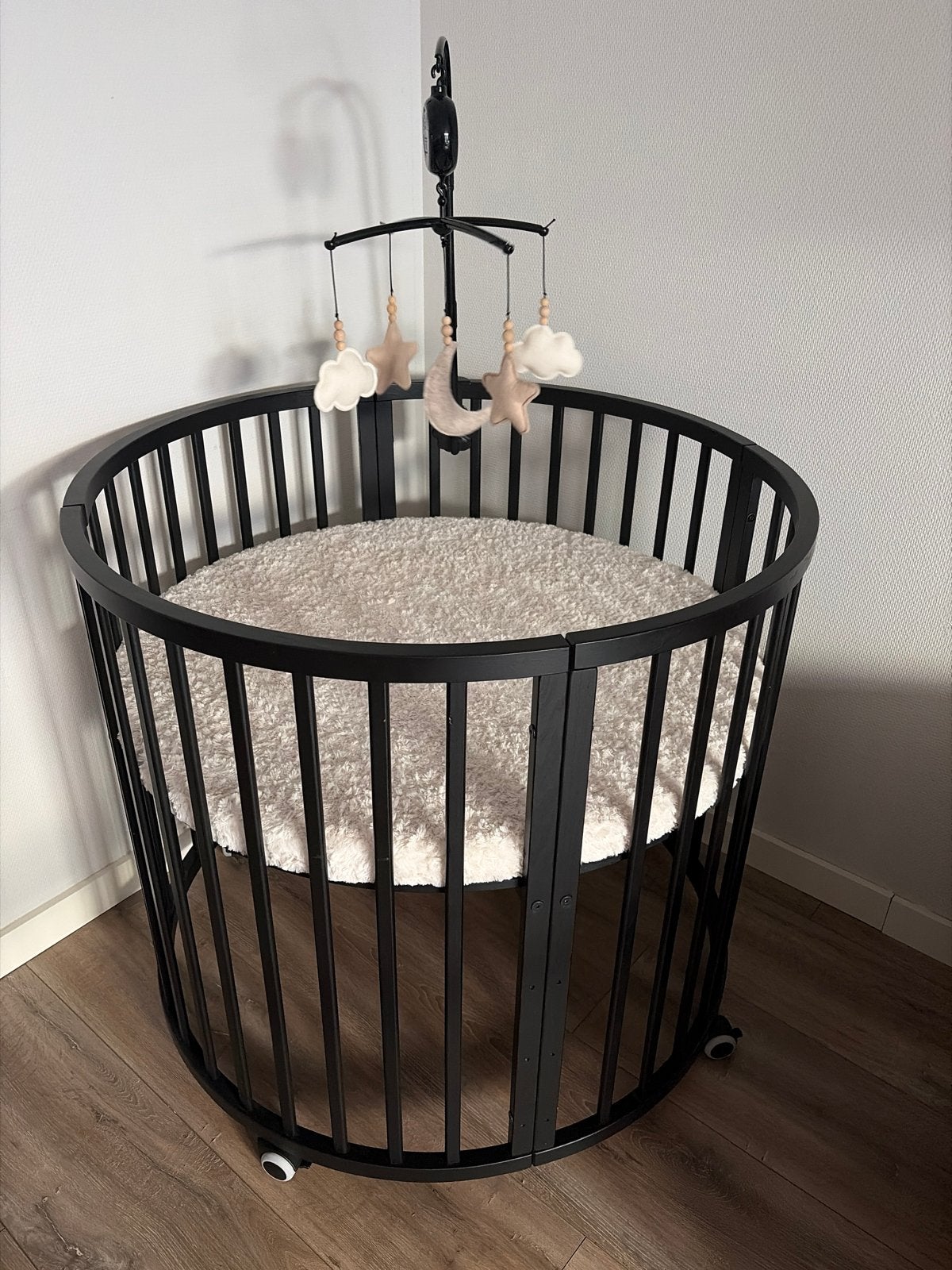 Ronde babybox met matras, matrashoes en muziekmobiel, Kinderen en Baby's, Ophalen, Gebruikt, Rond