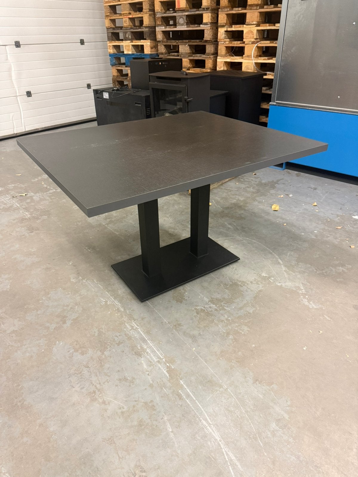 2x eettafel of kantinetafel decolegno blad gietijzeren poten, Ophalen, Zo goed als nieuw, Rechthoekig, 50 tot 100 cm