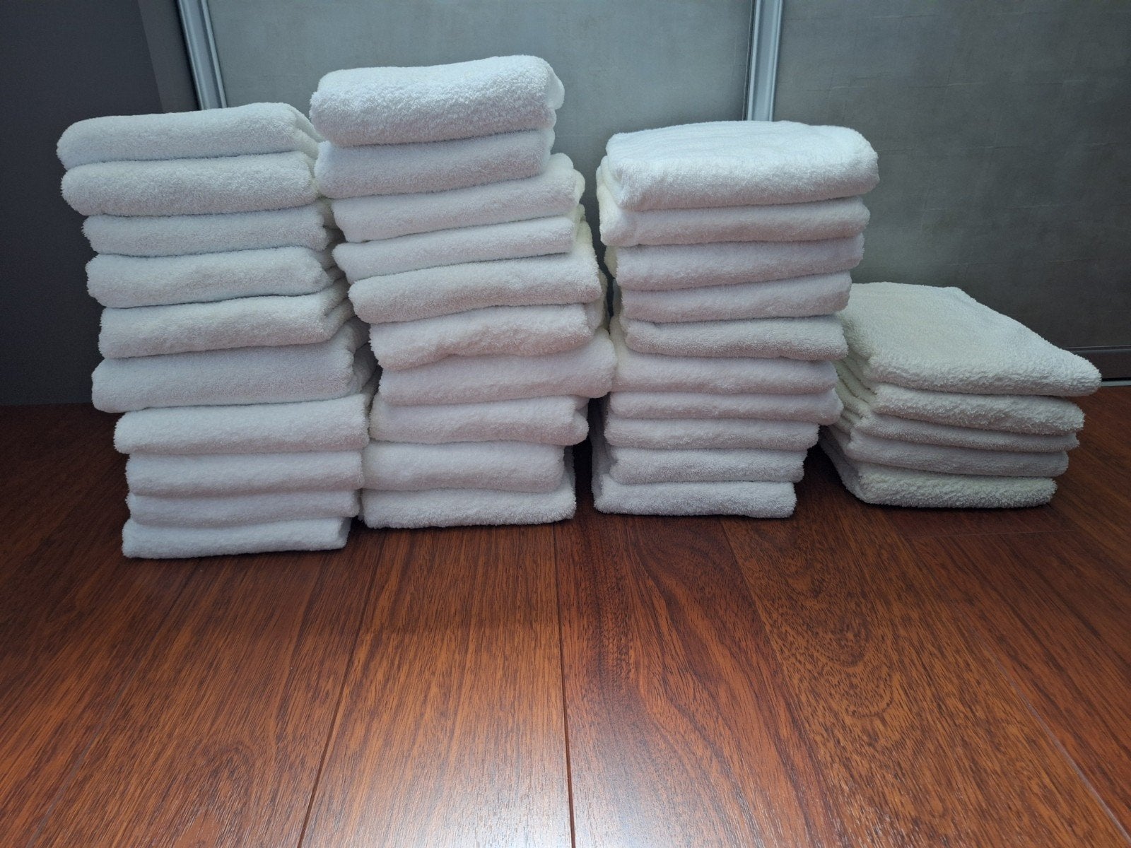 handdoeken en badlakens en badkamerkleedjes, Ophalen, Gebruikt, Wit, Handdoek