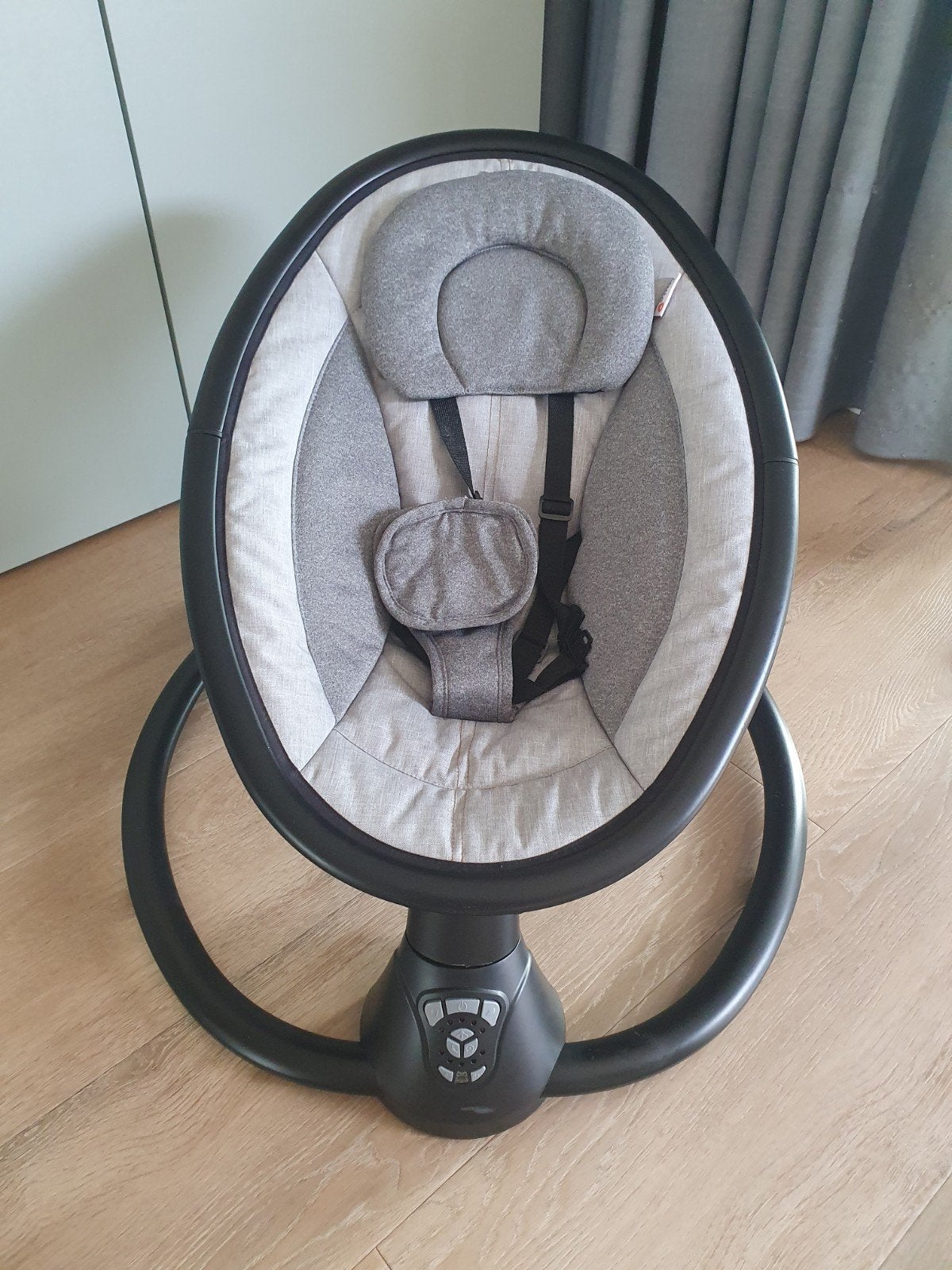 Qute Schommelstoel voor baby's - Zeer goede staat, Ophalen, Zo goed als nieuw, Met gordel(s) of riempje(s)