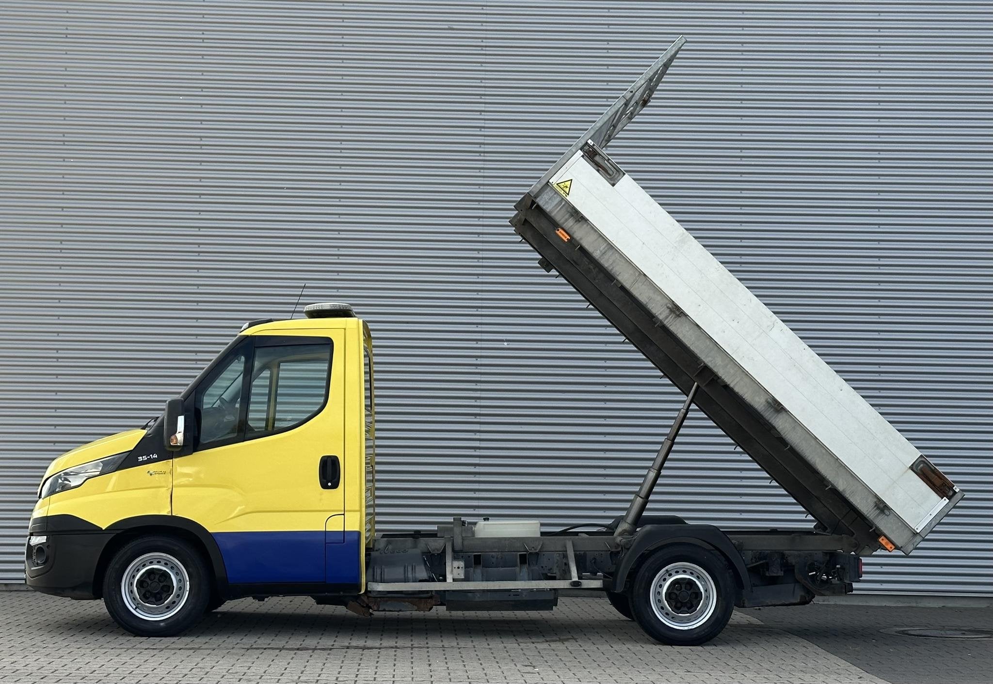 Iveco Daily 35S14N 3.0 345 kipper openlaadbak airco trekhaak, Auto's, Gebruikt, Euro 6, 4 cilinders, Bedrijf