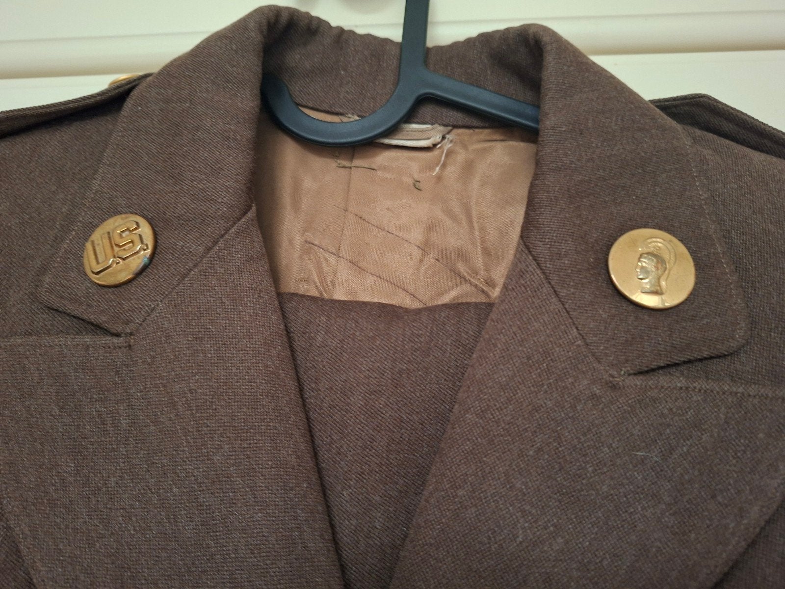 Origineel WAC uniform (klasse A) uit 1943 maat R18, Verzamelen, Ophalen, Landmacht, Amerika, Kleding of Schoenen