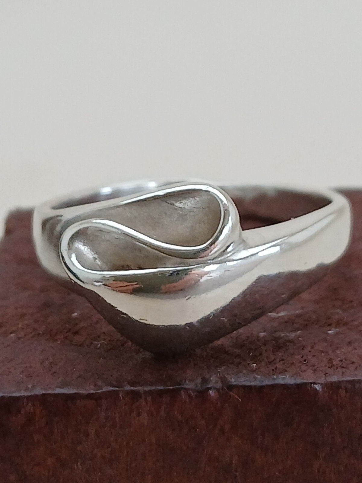 Zilveren ring met uniek gevouwen design - 600 zilver, Ophalen of Verzenden, Zilver, Zilver, Dame