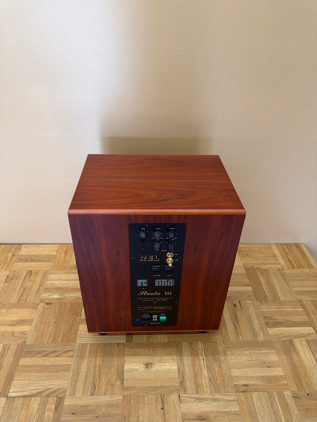 REL Strata III Subwoofer - Krachtige Bass voor uw Audio, Gebruikt, Subwoofer, Geschikt voor surround/home cinema, Ophalen