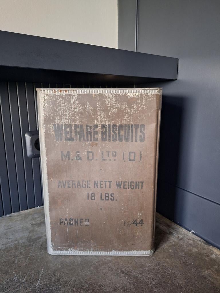 Vintage blikken doos "Welfare Biscuits" (1944), Antiek en Kunst, Antiek | Overige Antiek, Ophalen of Verzenden